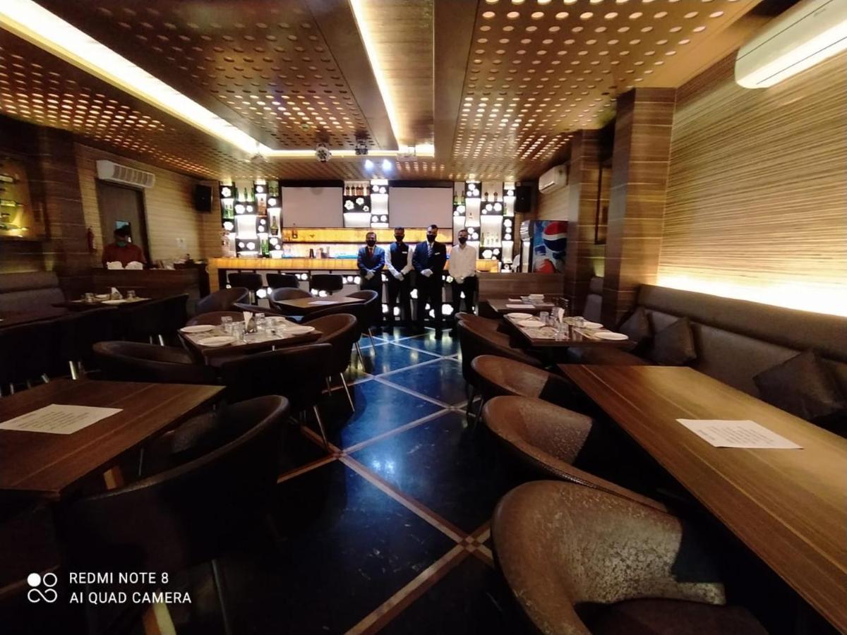 Hotel Plaza Мумбаї Екстер'єр фото