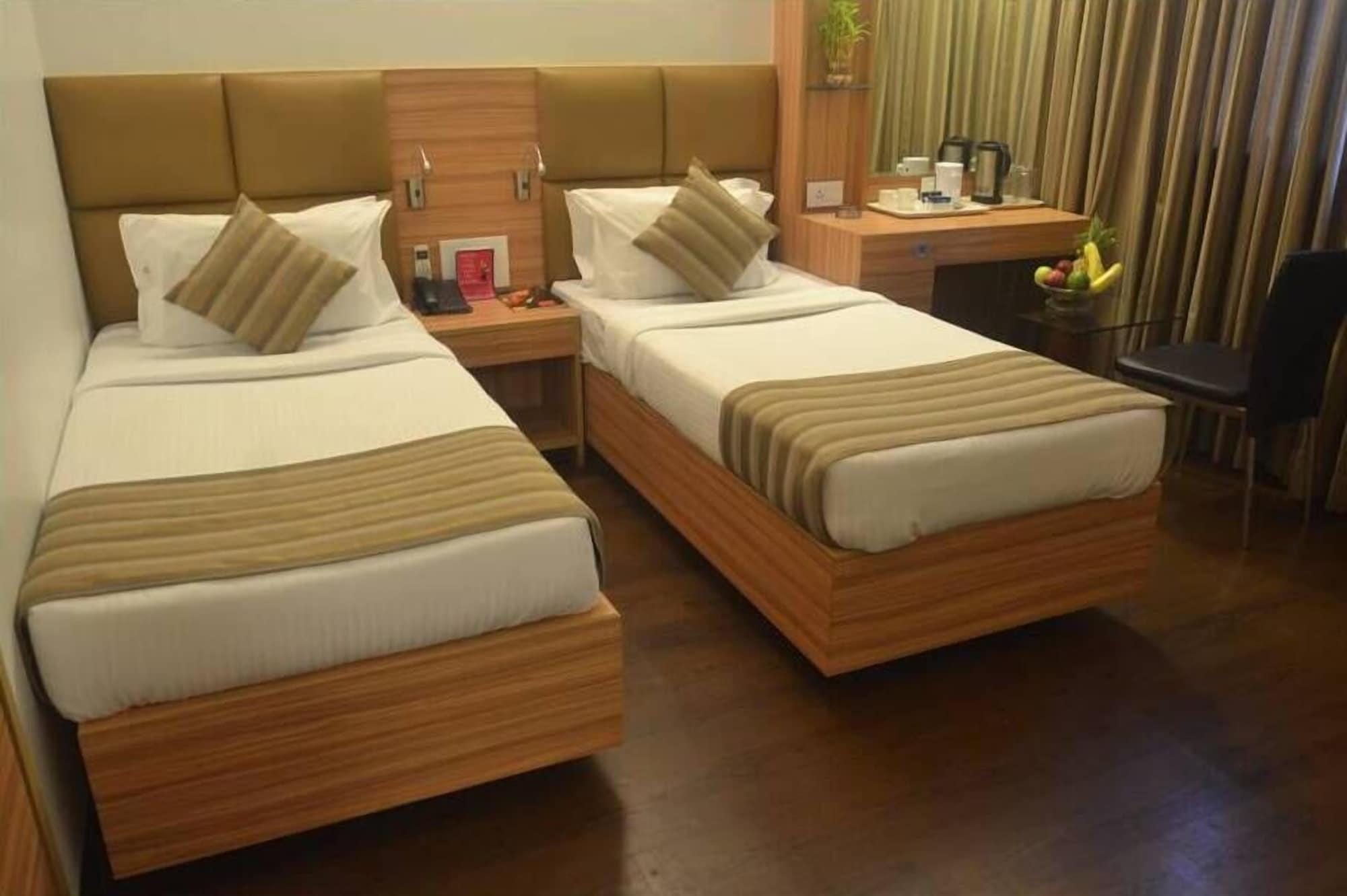 Hotel Plaza Мумбаї Екстер'єр фото