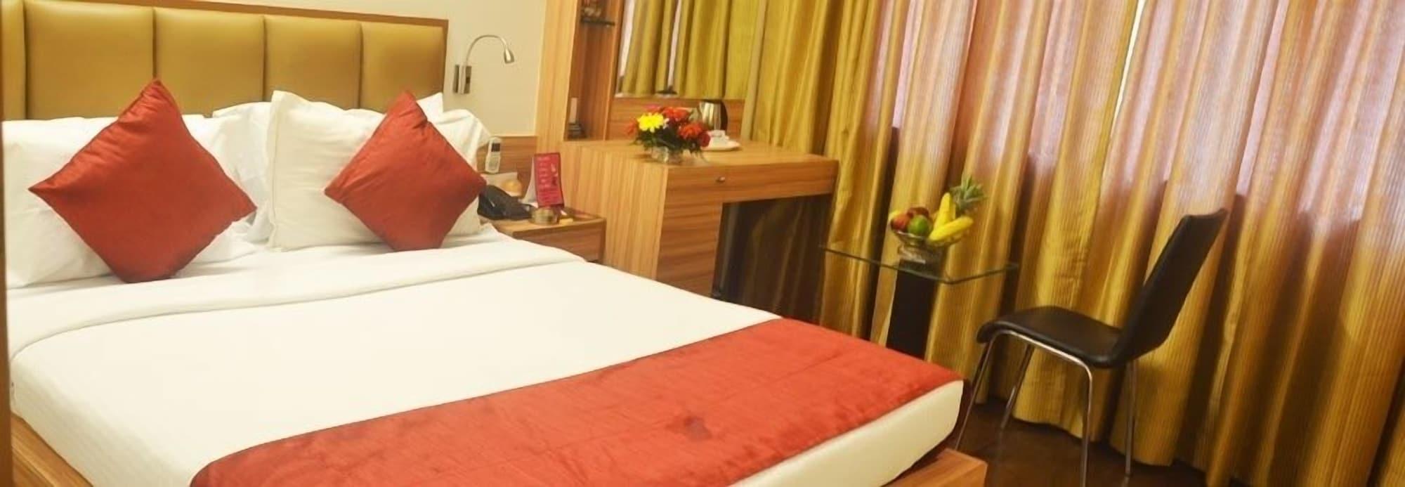 Hotel Plaza Мумбаї Екстер'єр фото