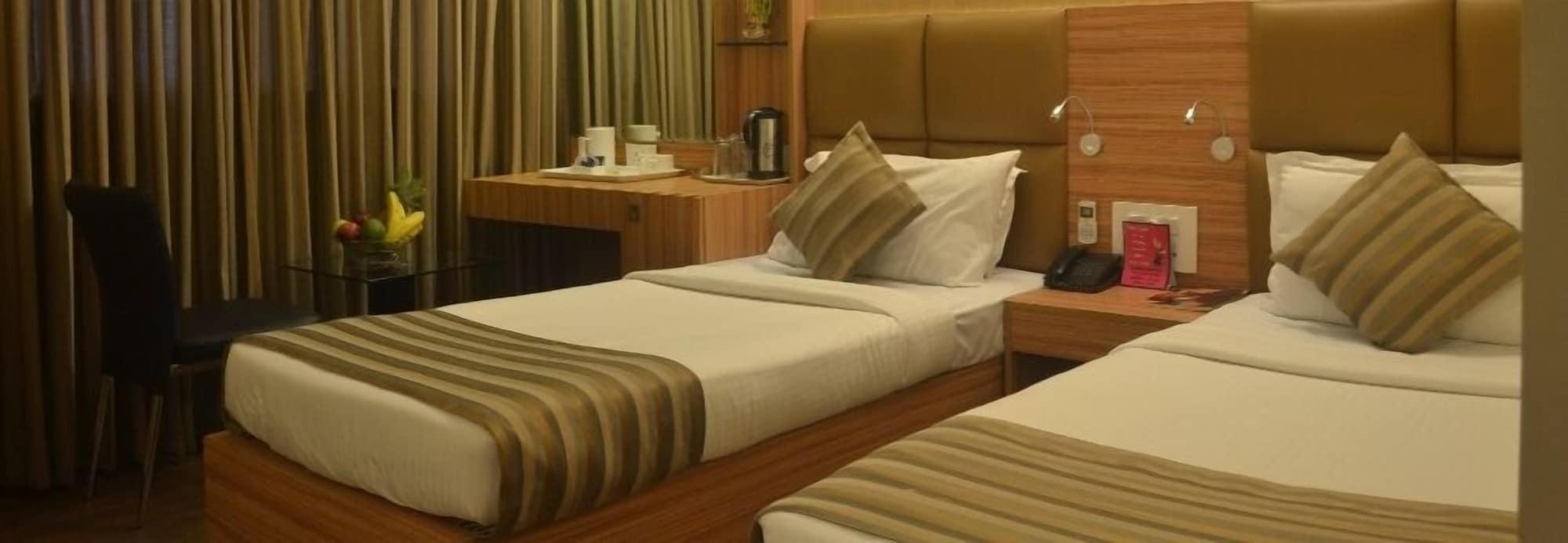 Hotel Plaza Мумбаї Екстер'єр фото