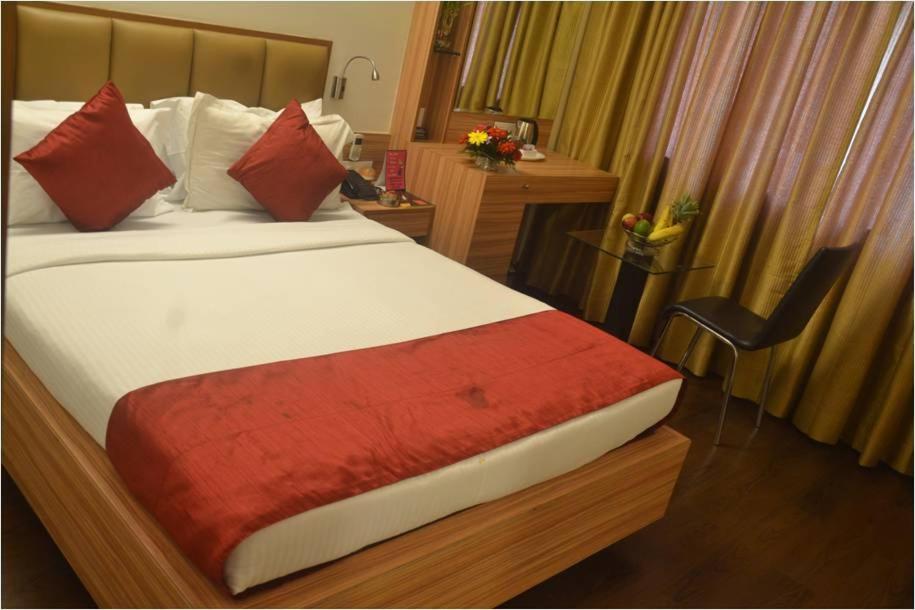 Hotel Plaza Мумбаї Номер фото