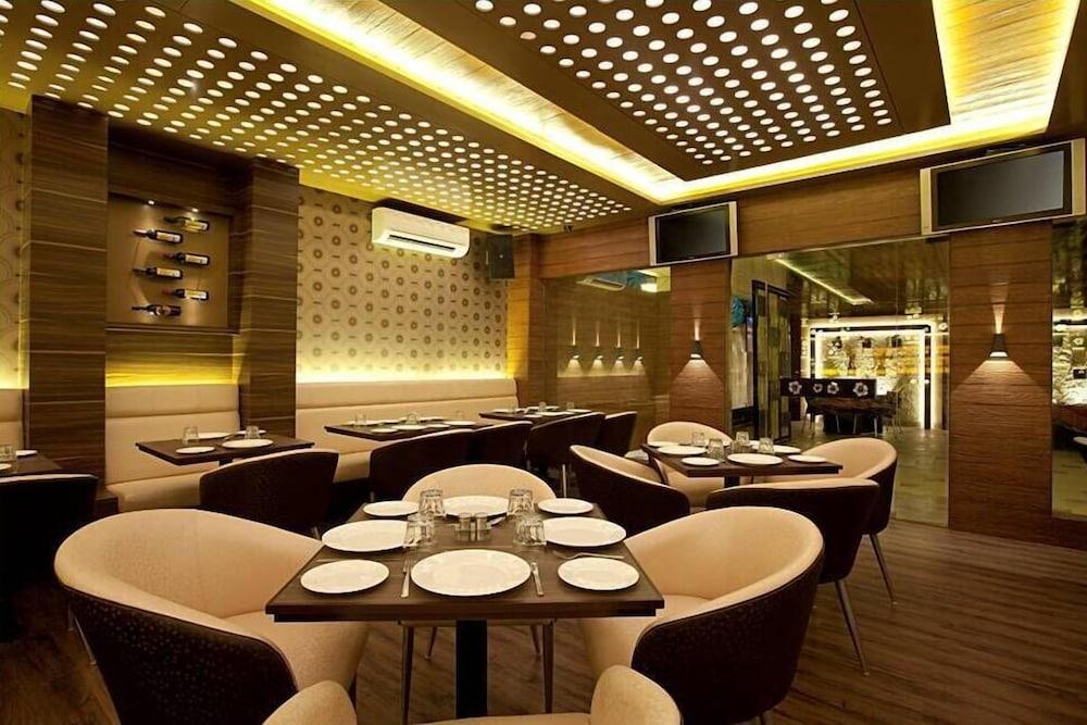 Hotel Plaza Мумбаї Екстер'єр фото