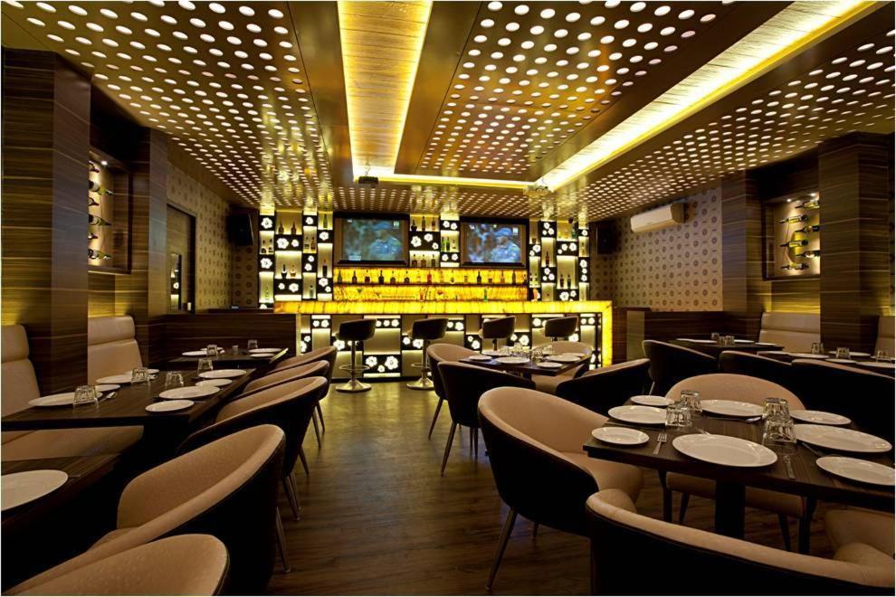 Hotel Plaza Мумбаї Екстер'єр фото